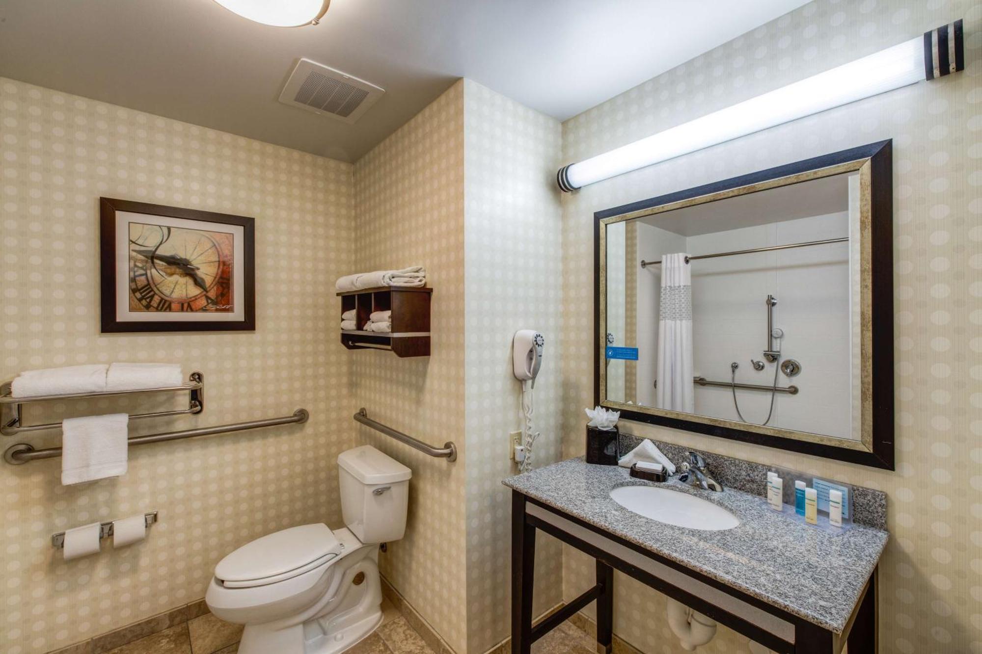 Hampton Inn & Suites Detroit/Airport Romulus Exterior photo
