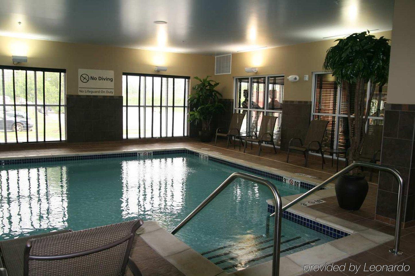 Hampton Inn & Suites Detroit/Airport Romulus Facilities photo