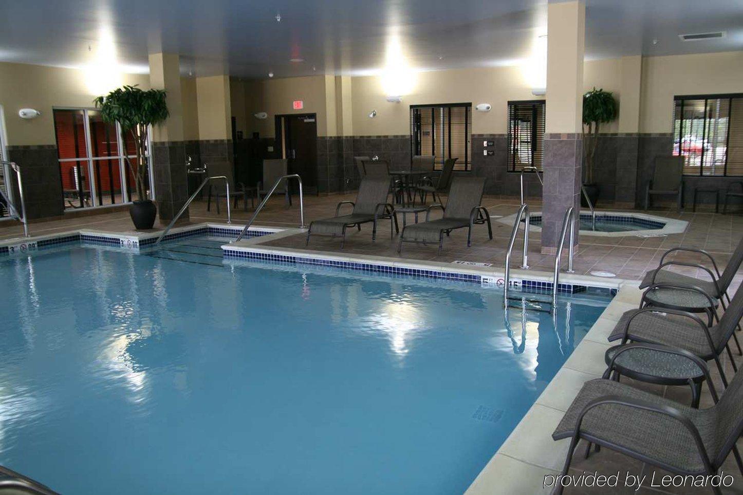 Hampton Inn & Suites Detroit/Airport Romulus Facilities photo